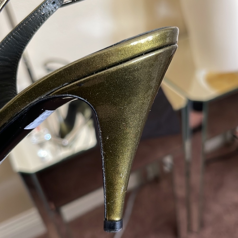 CHANEL HEELS NEW  38.5 PATENT‎ LEATHER METALLIC OLIVE GREEN 🫒 CHANEL DUST BAG - Picture 11 of 17